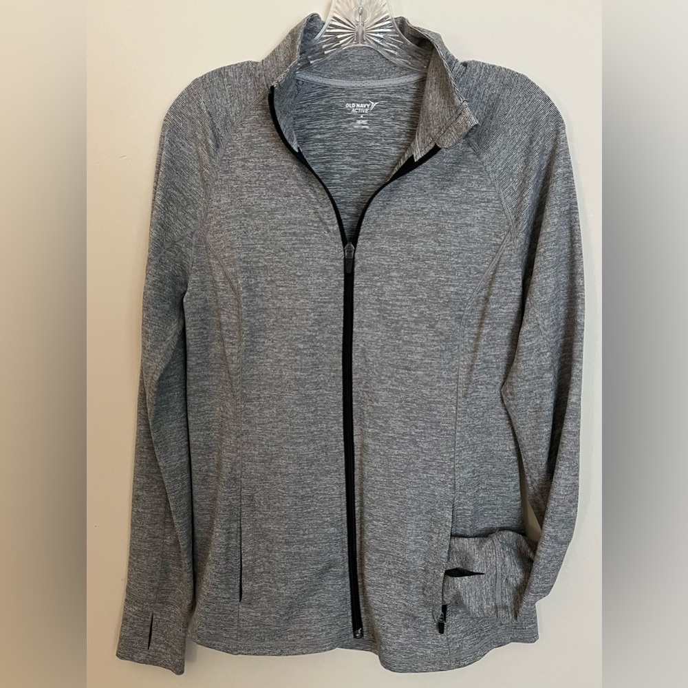 EUC Old Navy Women’s Gray/Black Active Full Zip Jacket, Long Sleeve; Size M